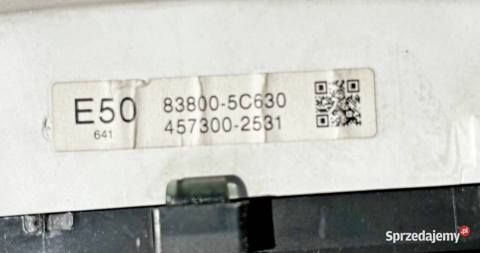 TOYOTA YARIS VERSO LICZNIK ZEGAR 838005C630