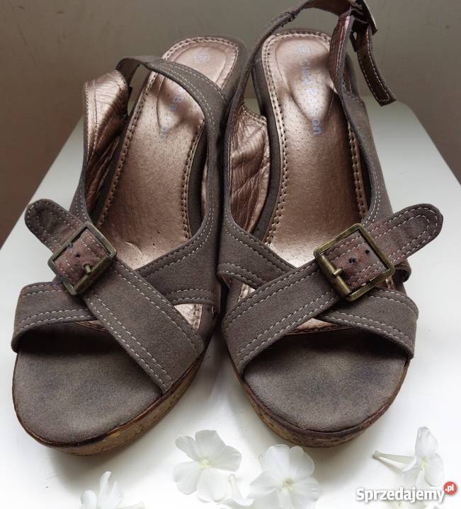 Sandały rozmiar 38 na korkowym koturnie wys 95 szary/srebrny mazowieckie