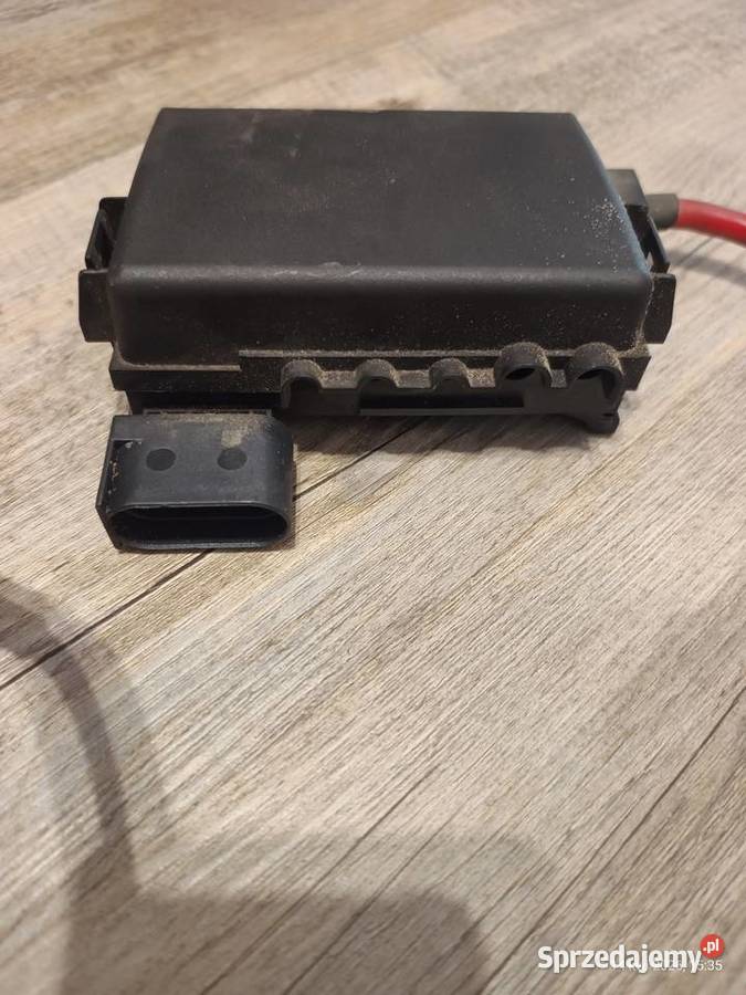 Skrzynka na bezpieczniki Golf 4 Części samochodowe mazowieckie