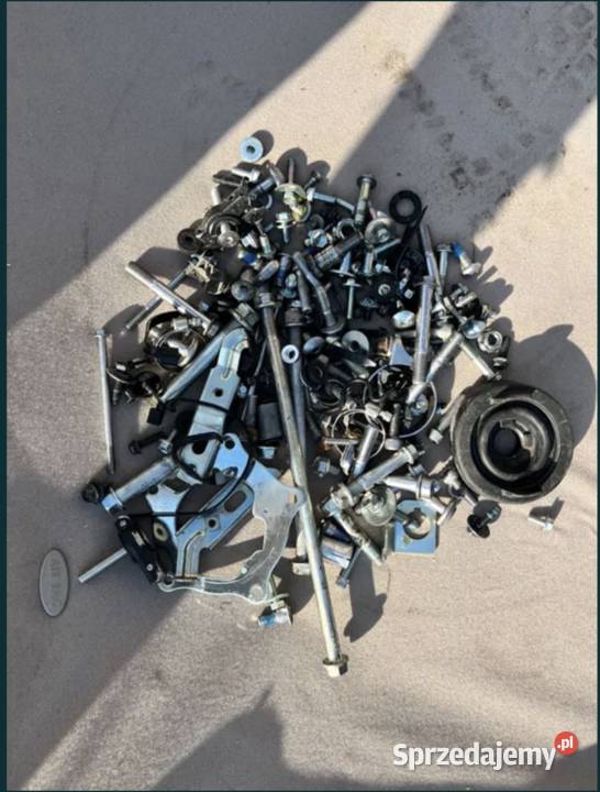 Komplet śrubek śrub Suzuki GSXS 750 GSX750S Ostrów Wielkopolski