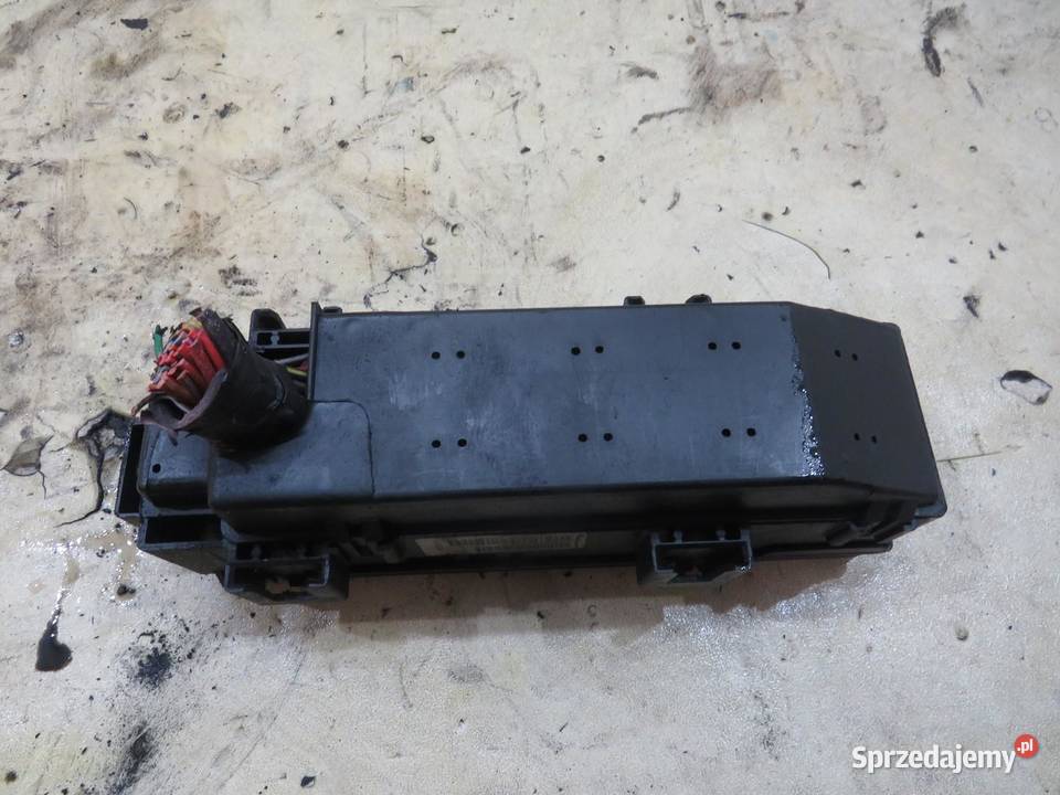 SKRZYNKA BEZPIECZNIKÓW JEEP WK 30 CRD