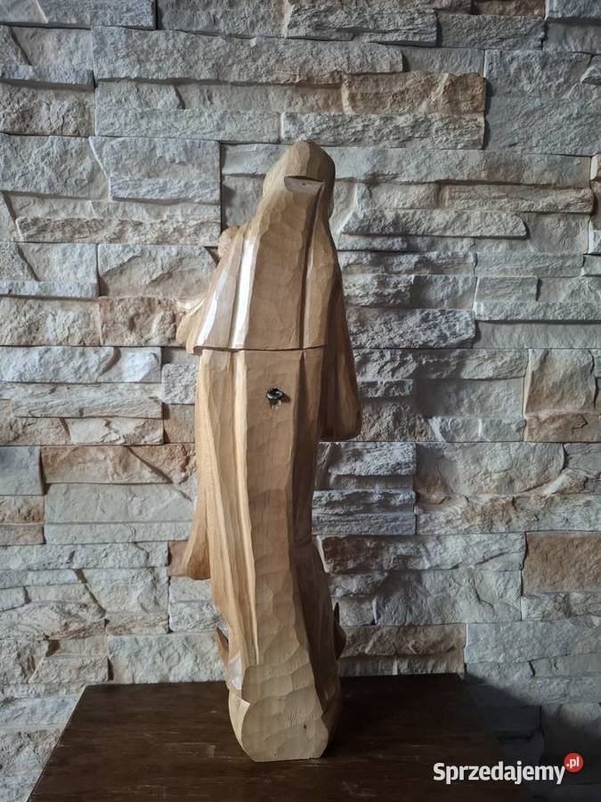 Rzeźba z drewna Matka Boża z Dzieciątkiem Lubień