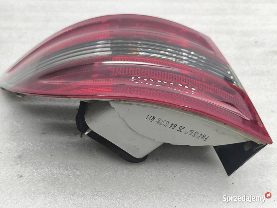 LAMPA LEWY TYŁ MERCEDES B KLASA W245 A1698202564 osobowe sprzedam