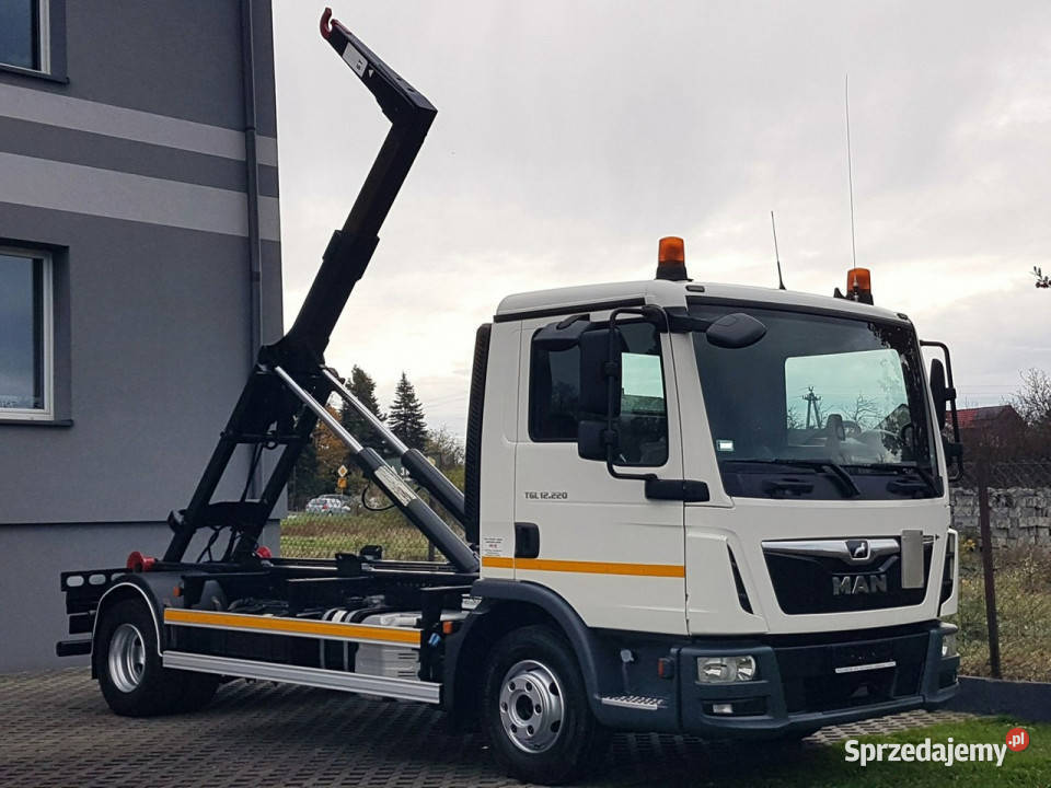 MAN TGL 12220 HAKOWIEC 4x2 KLIMA HAKOWIEC DO Rok produkcji 2017 Poręba