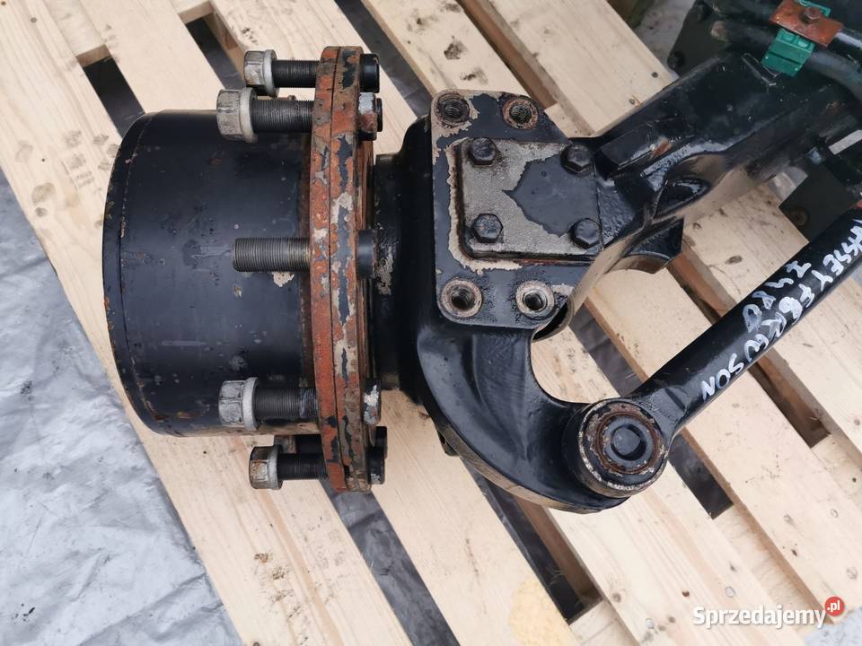 Massey Ferguson VT Zwolnica Zwrotnica lewa Dana