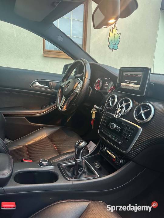 Mercedes Klasa A Pakiet AMG lakier metallic Stopnica