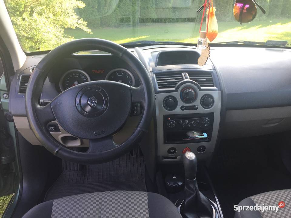 ŁADNA MEGANKA SEDAN16 bg Bocianicha