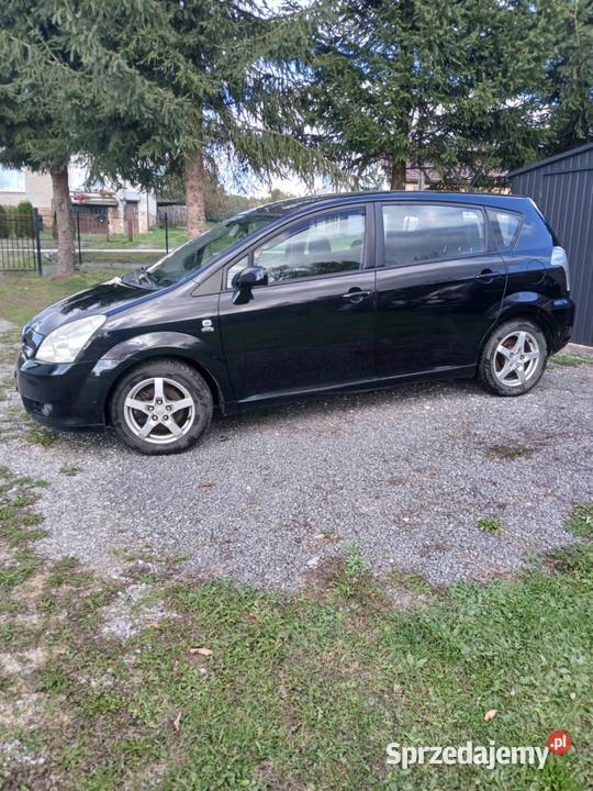 Toyota verso Bodzentyn