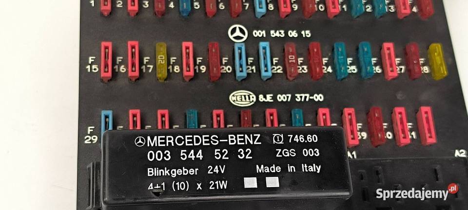 SKRZYNKA BEZPIECZNIKÓW MERCDESBENZ AXOR 2528L Lipno