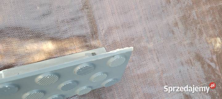 MERCEDES ACTROS STOPIEŃ ŚRODKOWY ZDERZAKA