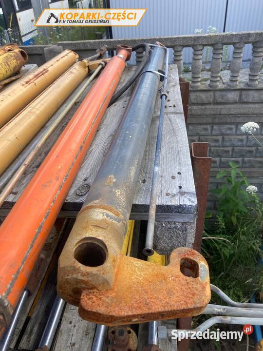 Siłownik wysuwu teleskopu Holland 95 115 CASE pomorskie Kosakowo