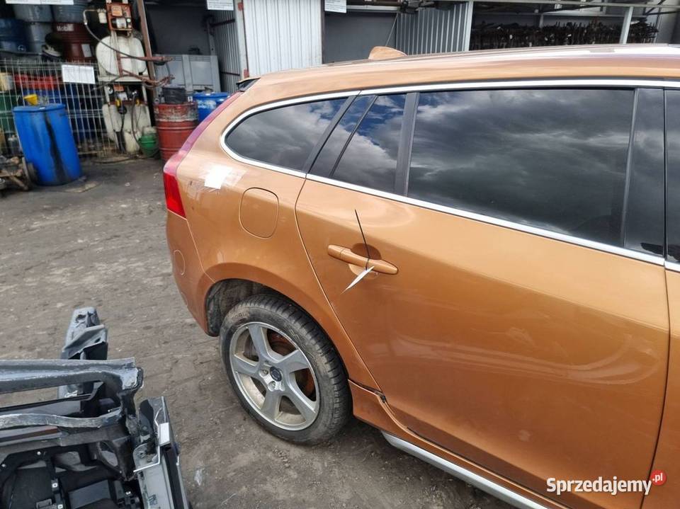 ĆWIARTKA BŁOTNIK PRAWY TYŁ VOLVO V60 704 VIBRANT Lipno