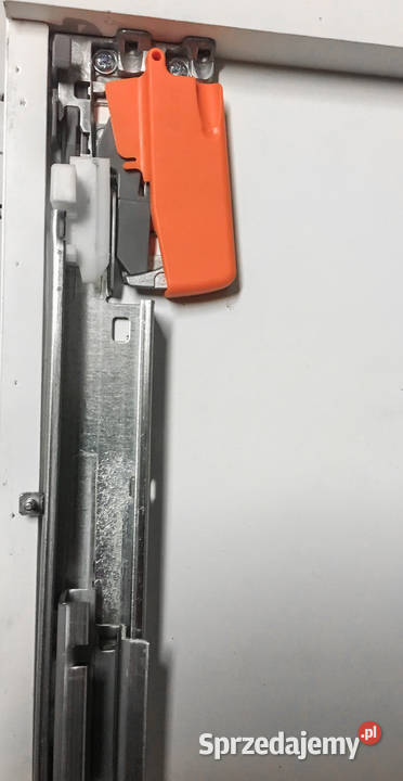 Półka z prowadnicami Blum Tandem pełen wysuw 600 Akcesoria meblowe śląskie Częstochowa