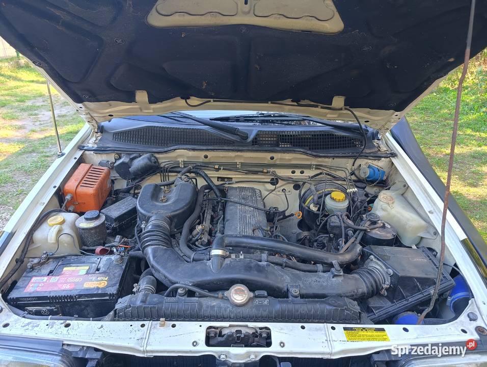 Nissan terrano ii 24 benzyna 4x4 83 bezwypadkowy Chmielnik