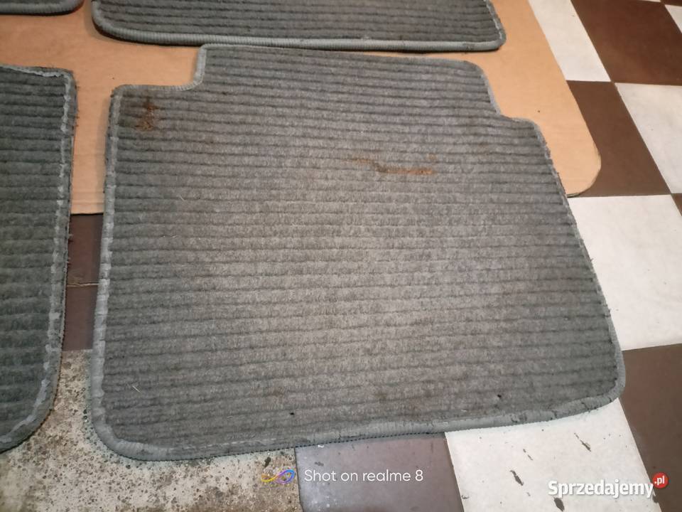 Mercedes W124 dywaniki rypsowe szare komplet Części samochodowe świętokrzyskie