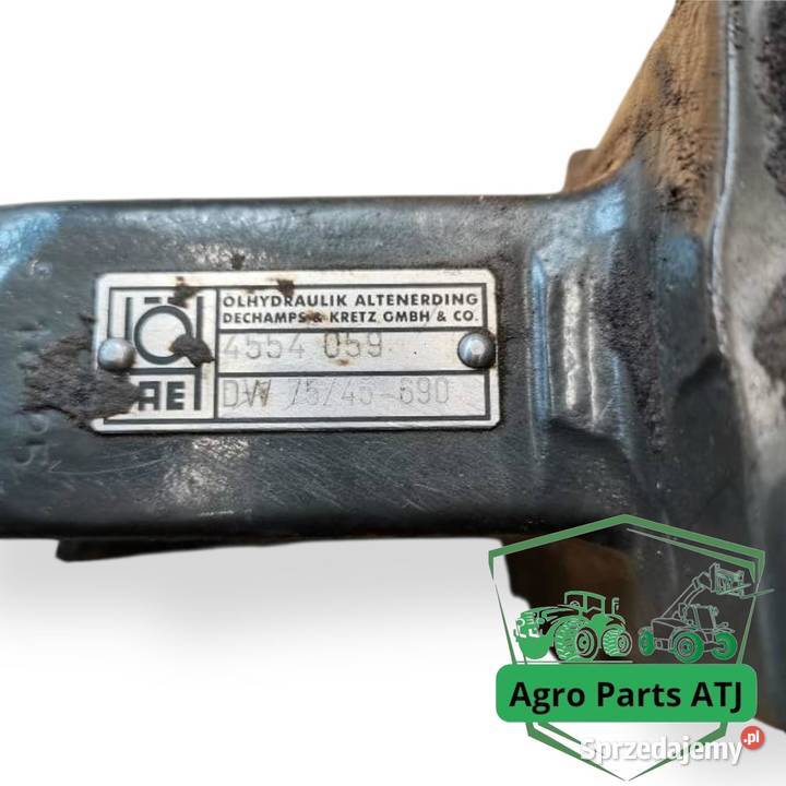 Siłownik główny ramienia Holland W60 Ciechanowiec