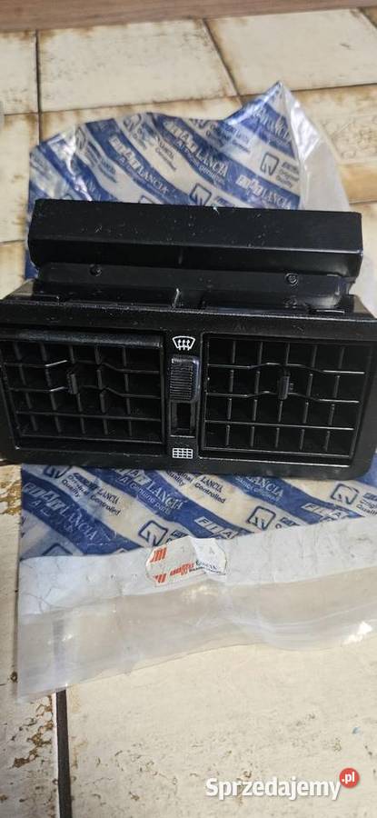 Fiat 126pNowaoryginalna kratka wlotu powietrza Kratki nawiewu Barlinek