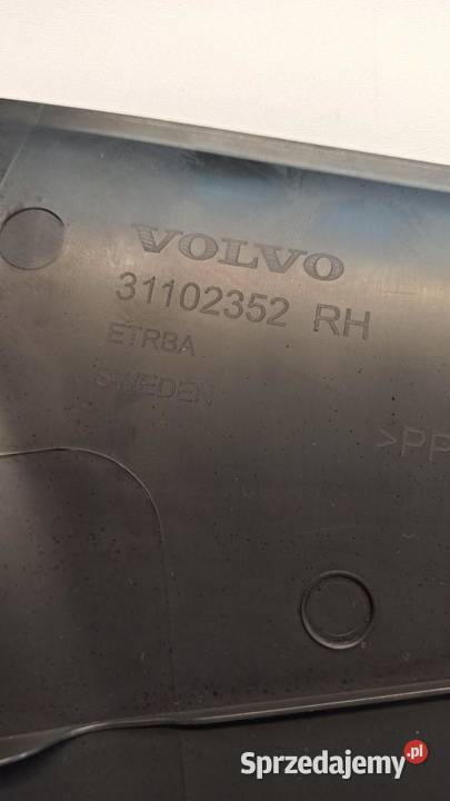 VOLVO V40 II OSŁONA SŁUPKA PRAWA 31102352 osobowe
