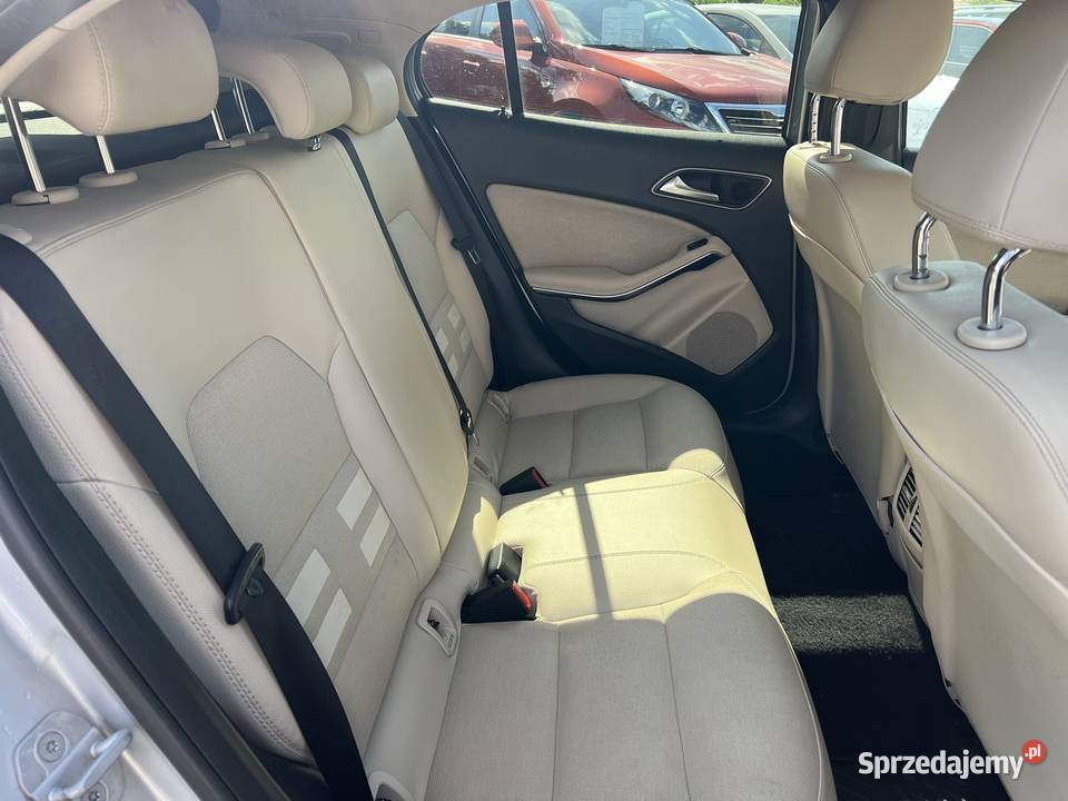 MercedesBenz GLA 200 16 benzyna 156 2015 manual Dolna Grupa