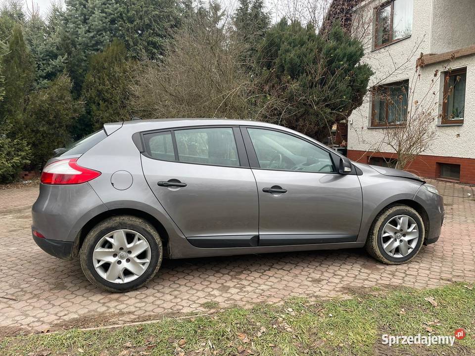 Renault Megane 16 MPI nawigacja Staszów