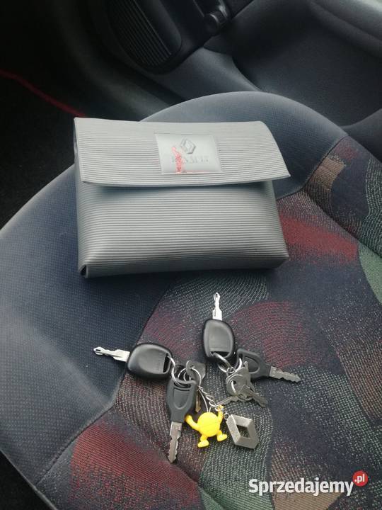 Renault Clio 12 kupiony w polskim salonie sprzedam