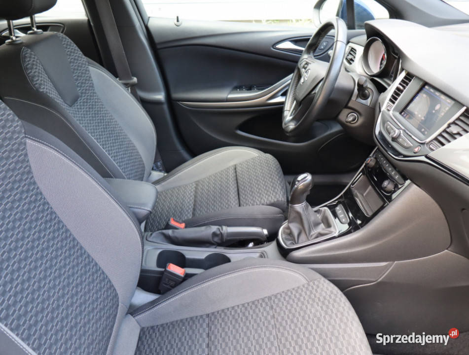 Opel Astra 15 CDTI tempomat