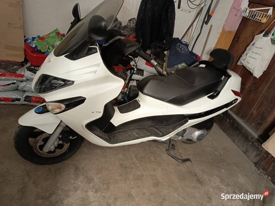 Skuter Piaggio Xevo 125 CC 2016 r czterosuwowy Motocykle, skutery, quady Radomsko