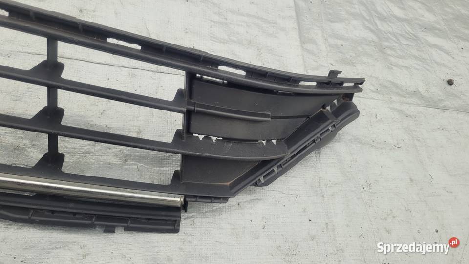 VW GOLF VII 5G0 LIFT KRATKA ŚRODKOWA ZDERZAK Karoseria Ruda Śląska