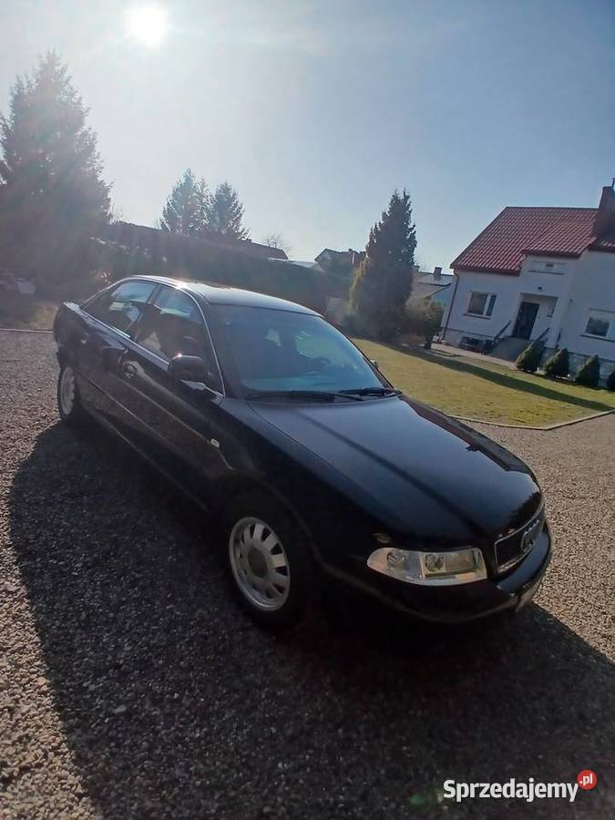 Audi a4 b5 19tdi uszkodzony sprzedam