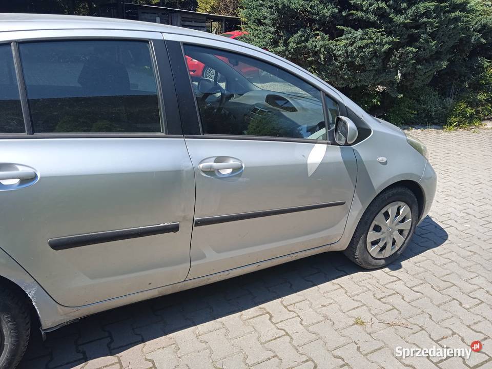 Toyota yaris 13 6 biegów lpg Salon Żywiec