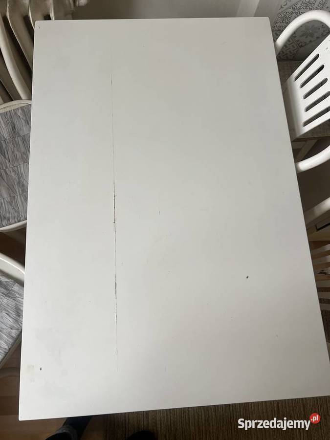 Zestaw stół kuchenny z czterema krzesłami Racibórz