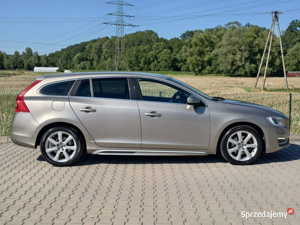Volvo V60 20 diesel 150 automat skóra xenon nieuszkodzony małopolskie Kęty sprzedam