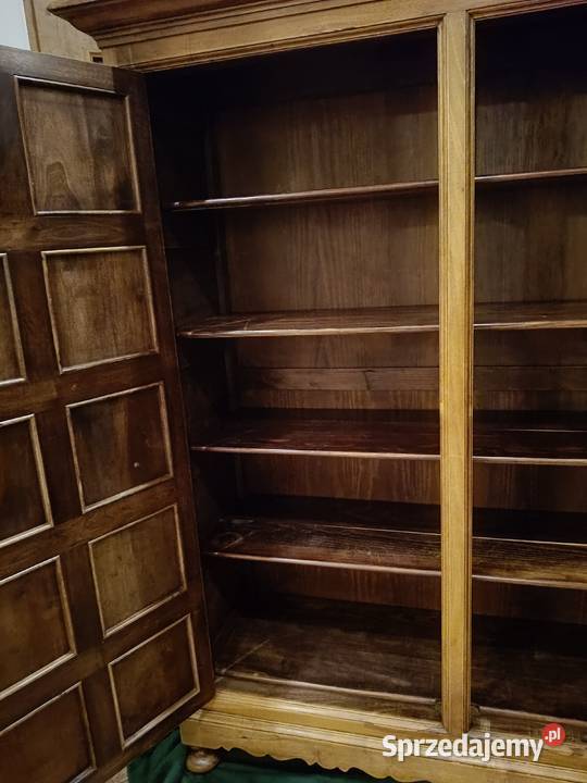 Stara piękna szafa bieliźniarka z drewna
