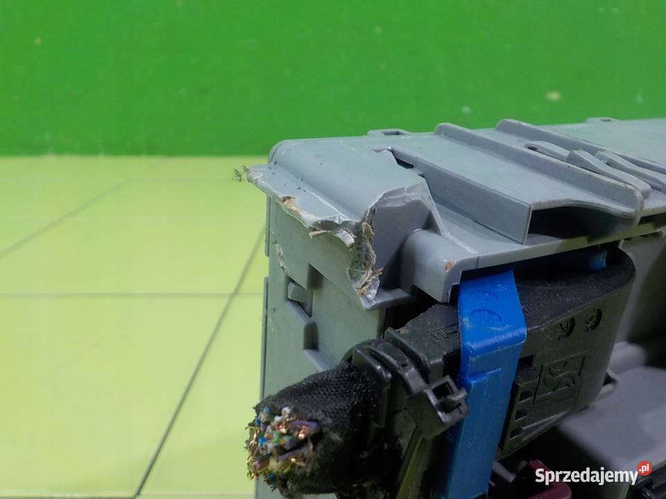 FIAT DOBLO II 13 MJET 12r skrzynka bezpiecznikow Suków