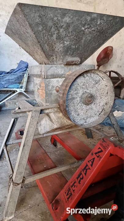 Sprzedam śrutownikmłynek do zboża Sanniki