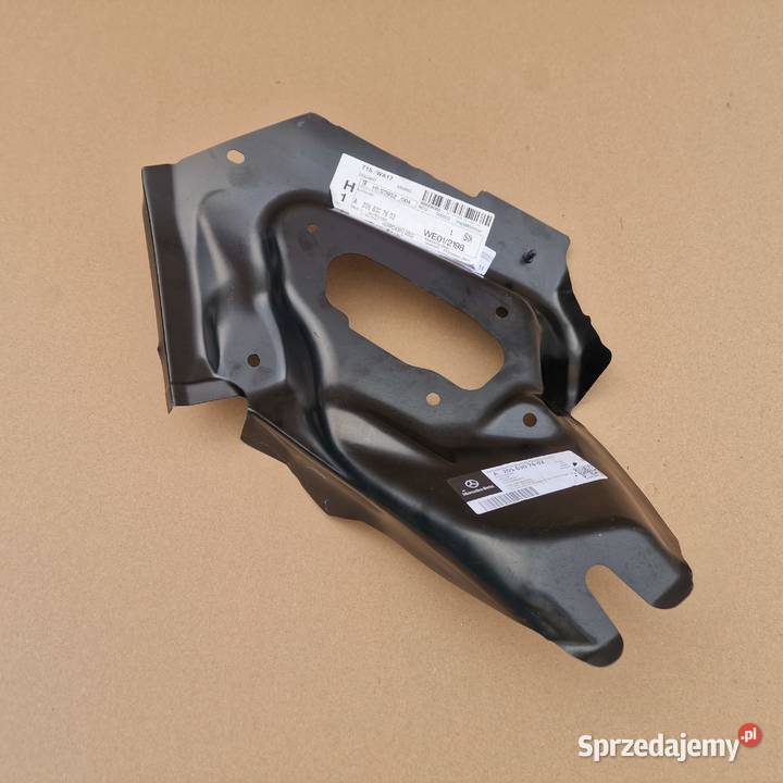 MERCEDES W205 CKLASA MOCOWANIE UCHWYT LAMPY TYŁ Bieleń