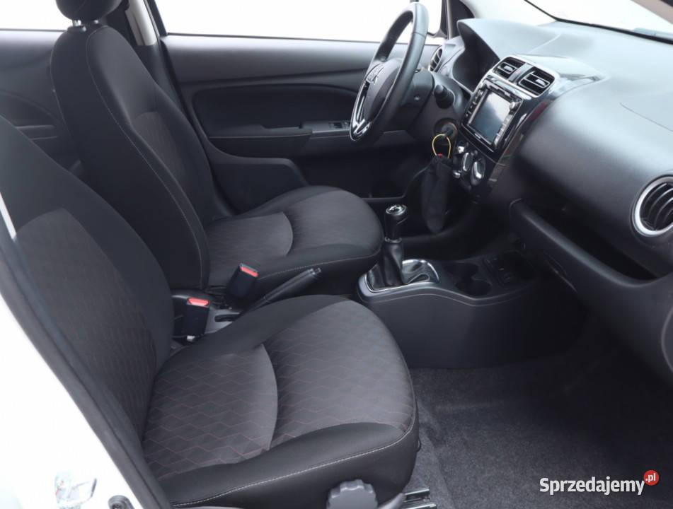 Mitsubishi Space Star 12 MIVEC gniazdo USB Łódź