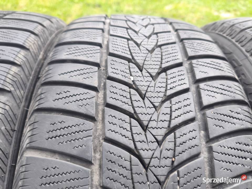 Komplet opon zimowych w rozmierze 22550R18 zima Bełżyce