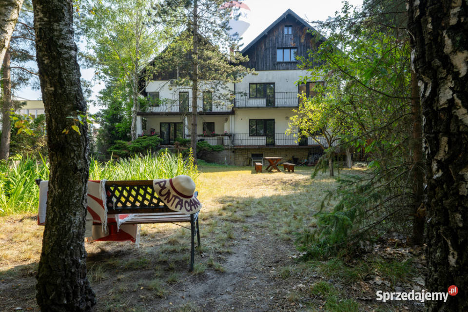 Dwa bliźniaki na dużej działce w Wawrze Warszawa