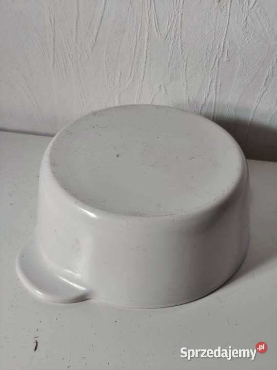 Mały garnek ceramiczny z pokrywką Poddębice sprzedam
