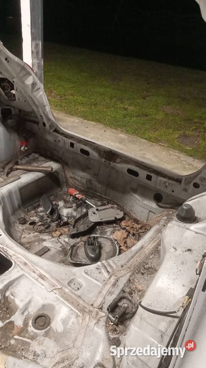 Toyota Yaris błotnik prawylewy podkarpackie Sokołów Małopolski