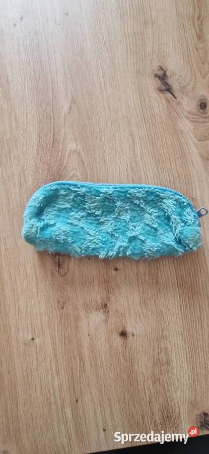 piórnik puchaty etui na okulary niebieski Artykuły szkolne