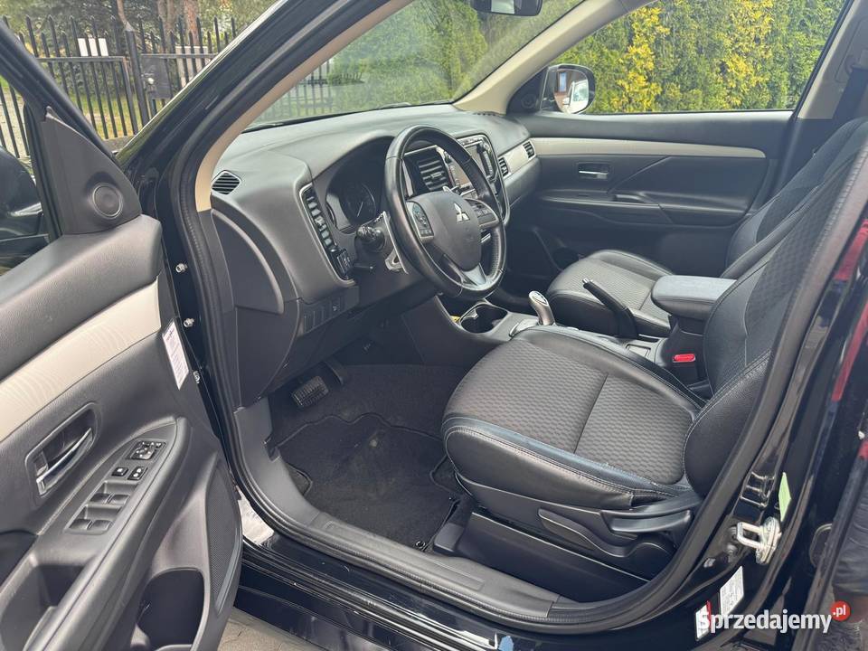 Mitsubishi Outlander 3 hybryda PHEV plug in Rok produkcji 2015
