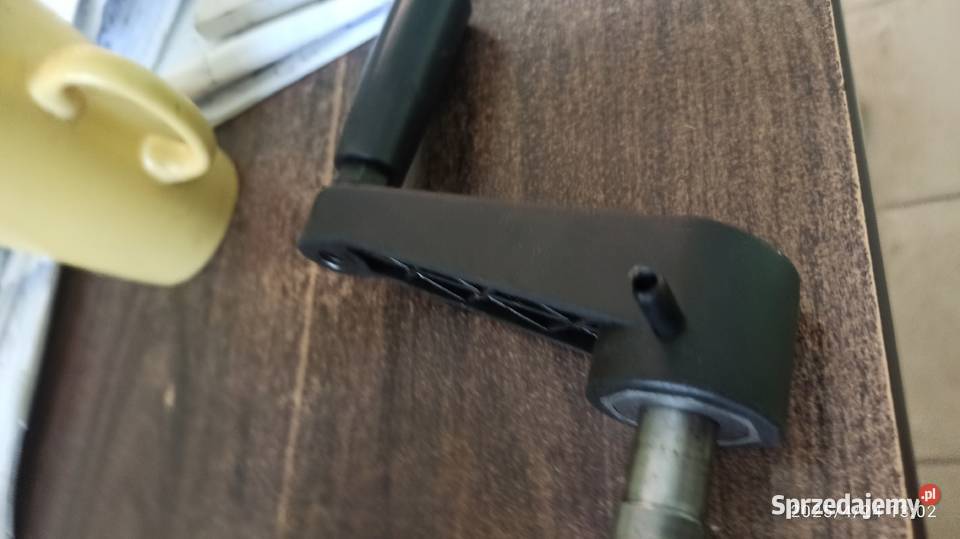 pokrętło ze śrubą do nastawiania suportu Produkcja Kłodawa