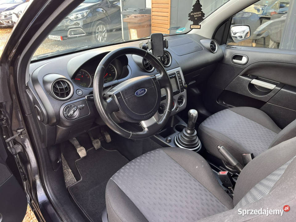 Ford Fiesta 13 Zarejestrowany Klima Alu El szyby isofix śląskie Częstochowa sprzedam