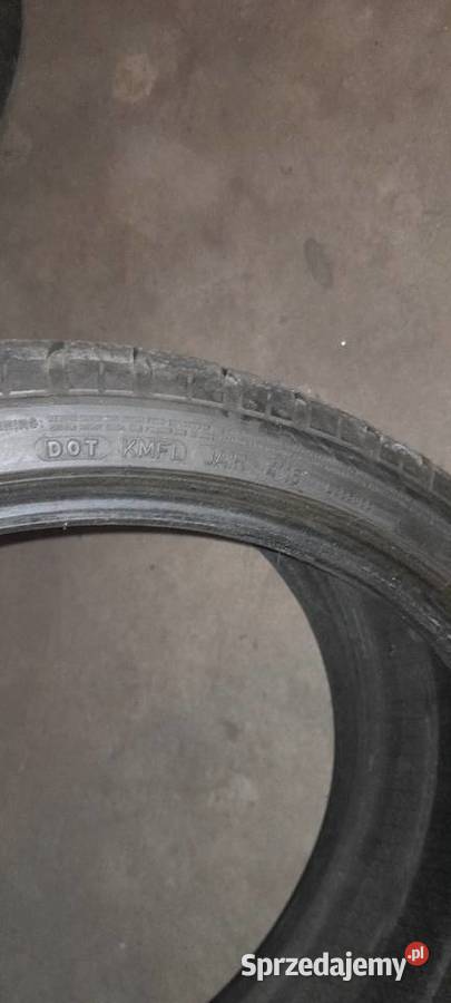 Sprzedam oponę marki dunlop sp winter sport 4D Bieżnikowana sprzedam