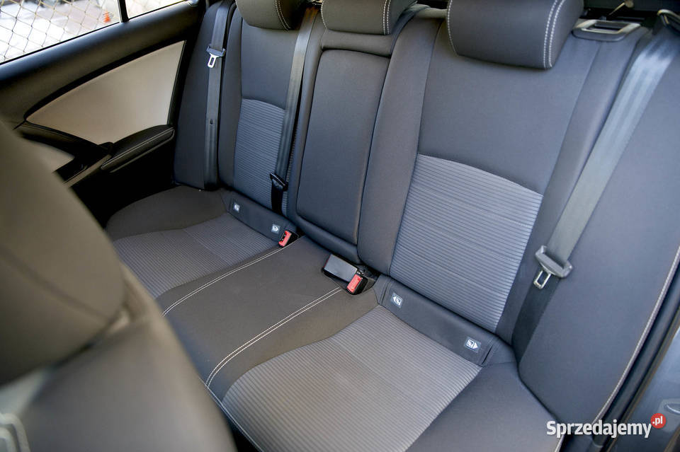 avensis toyota szklany dach Rok produkcji 2015 Dęblin