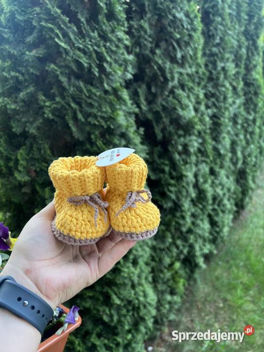 Ręcznie robione buciki niemowlęce zawieszka z Plewiska
