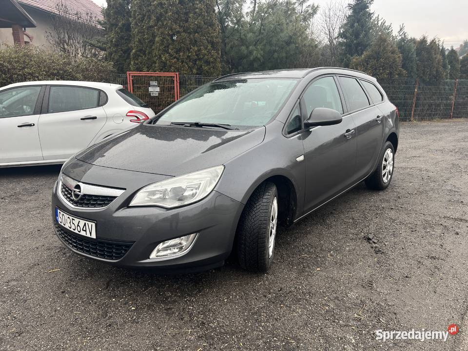 Opel Astra 17 diesel 2012 moc 110 Kombi