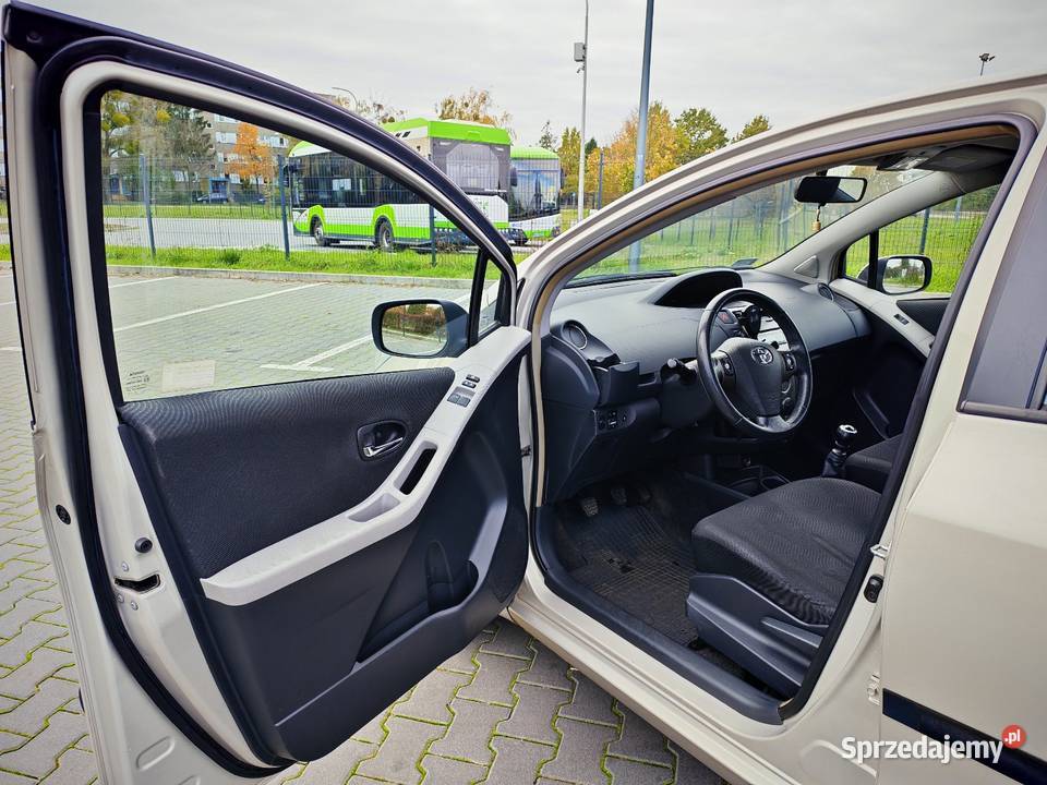 Toyota Yaris 133 vvti 100 nieuszkodzony Żyrardów